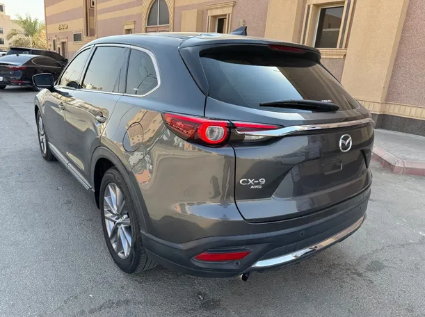 Car image 7