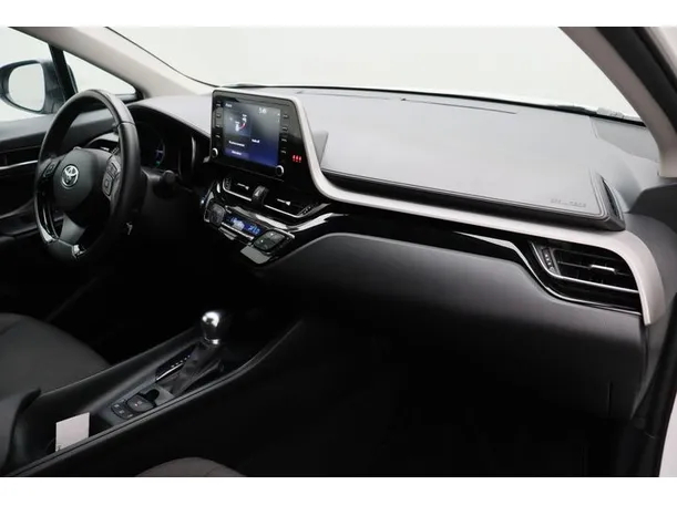 Car image 10