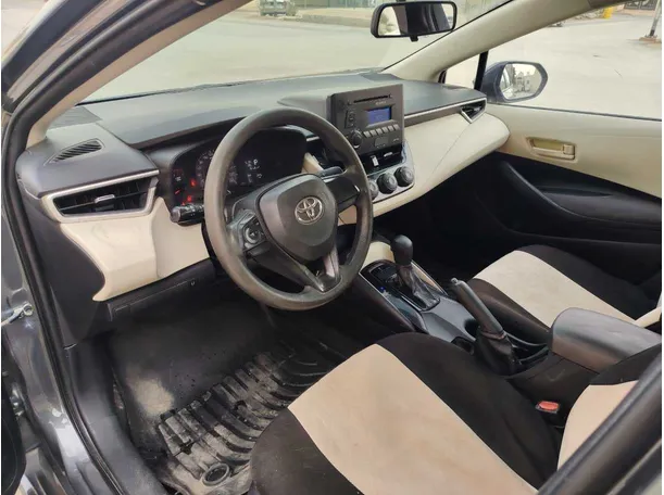 Car image 12