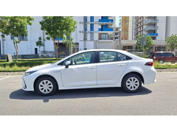 Car image 8