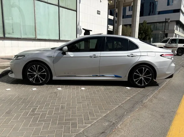 Car image 8
