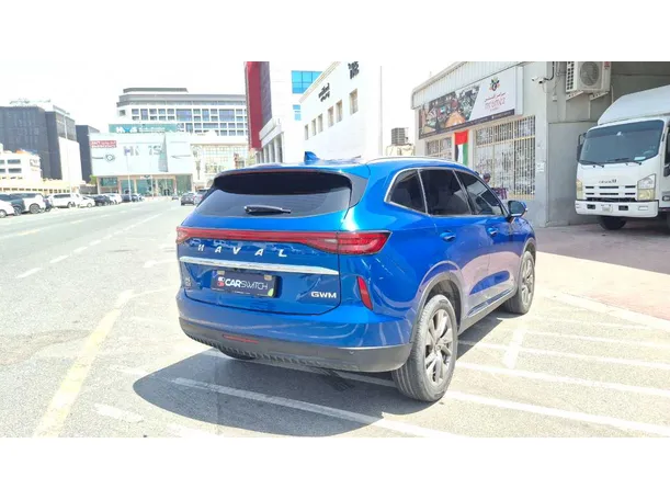 Car image 5