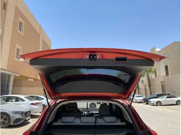 Car image 20