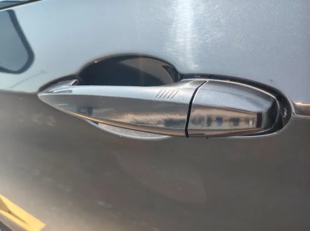 Car image 34