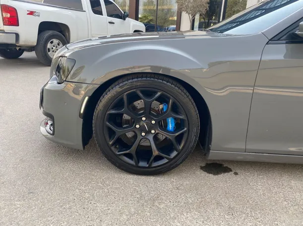 Car image 9