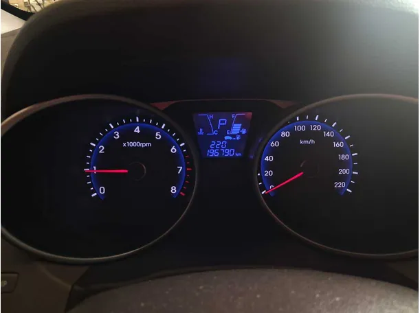 Car image 18