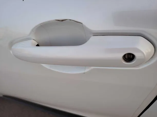 Car image 25