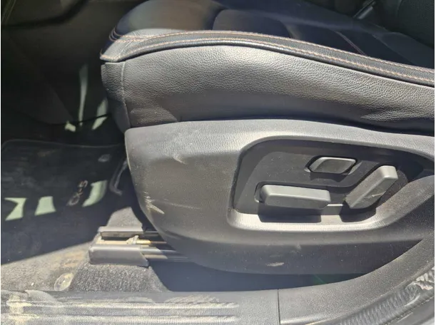 Car image 23