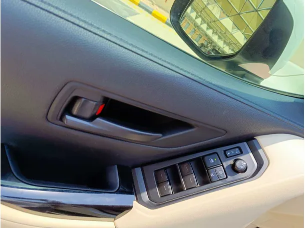 Car image 36