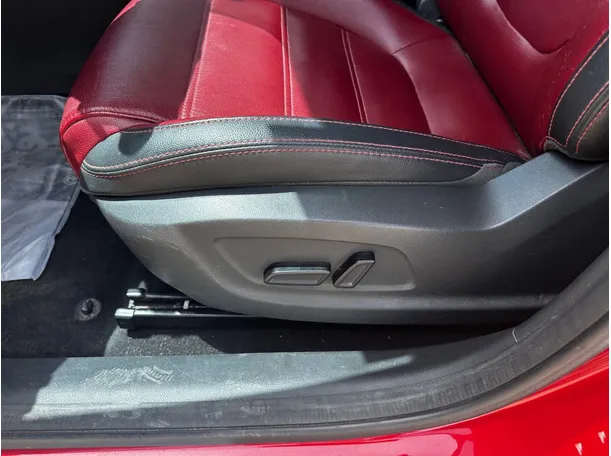 Car image 25