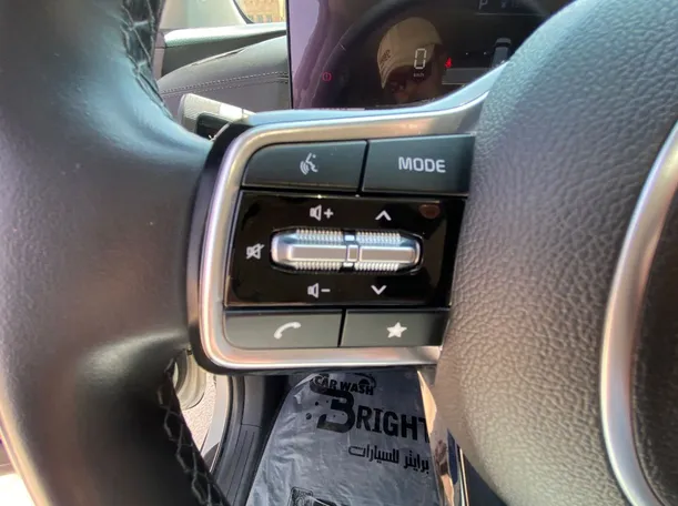 Car image 28