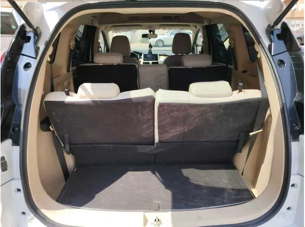 Car image 29