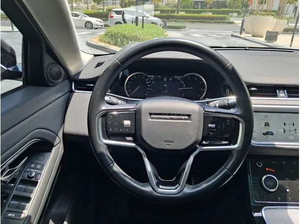 Car image 19
