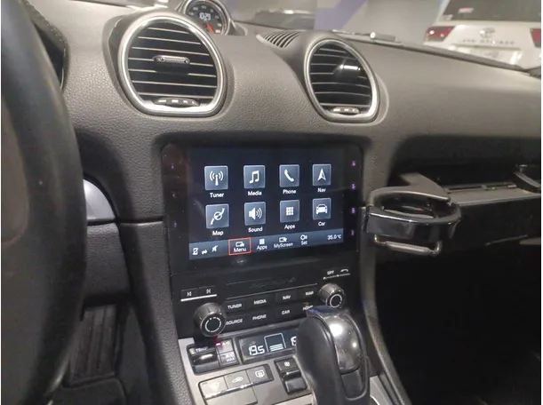 Car image 14