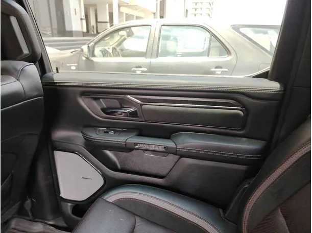Car image 36