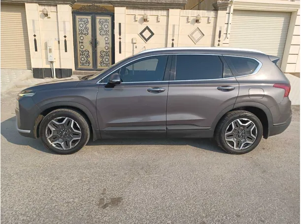 Car image 8