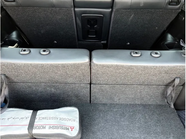 Car image 27