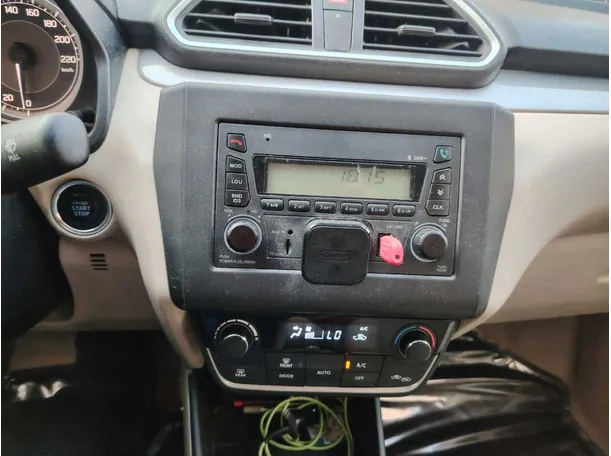 Car image 25