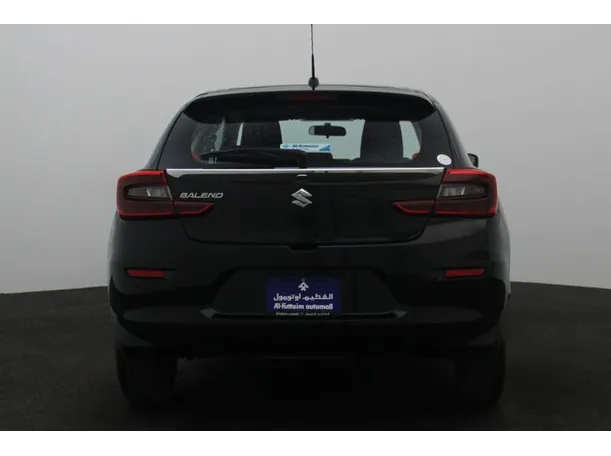 Car image 12