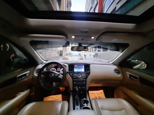 Car image 13