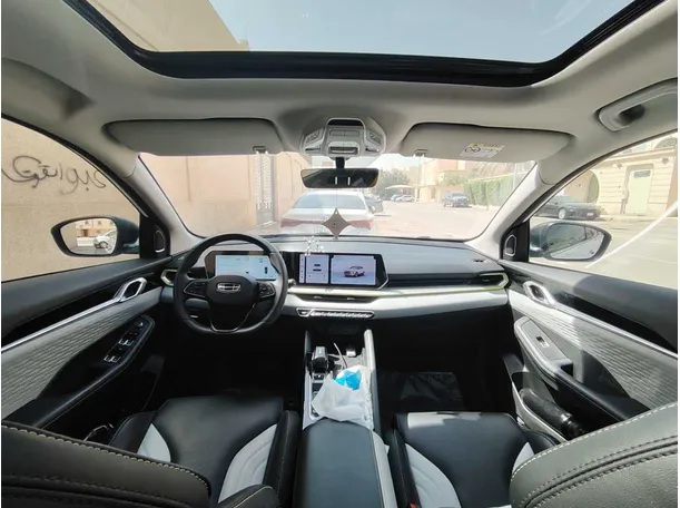 Car image 17