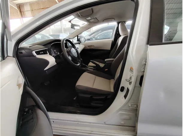 Car image 11