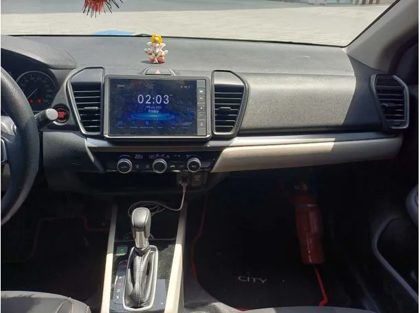 Car image 15