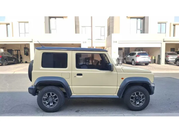 Car image 8