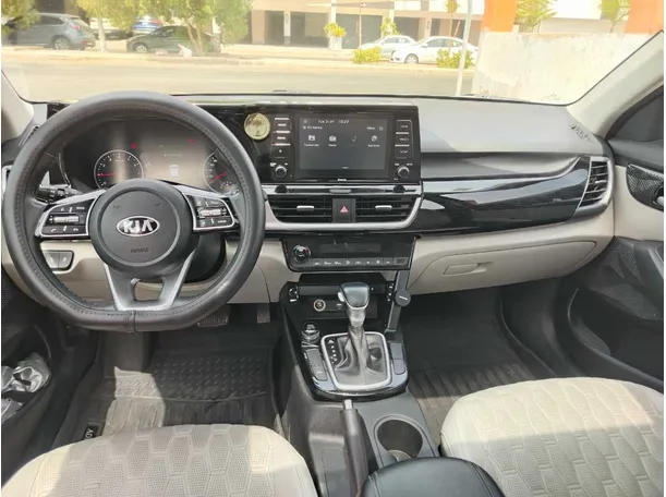 Car image 24