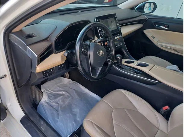 Car image 11