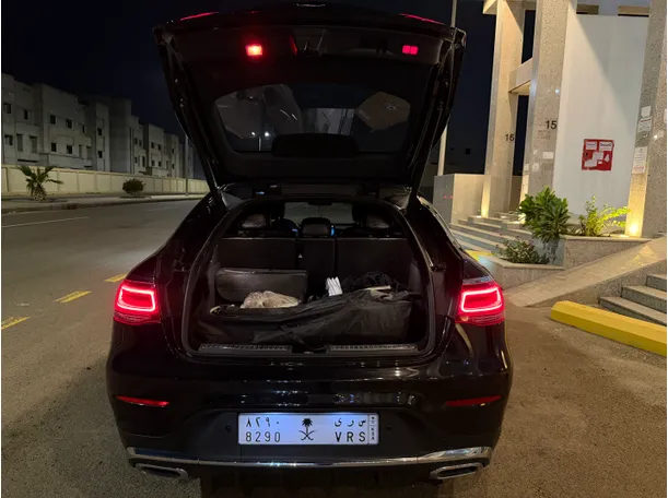 Car image 10