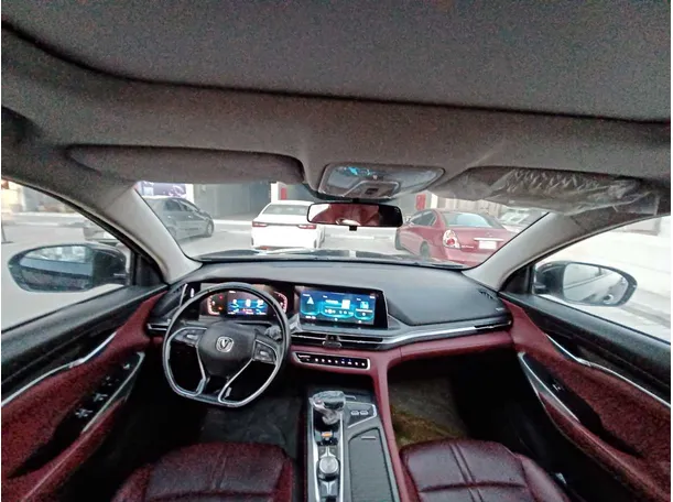 Car image 14