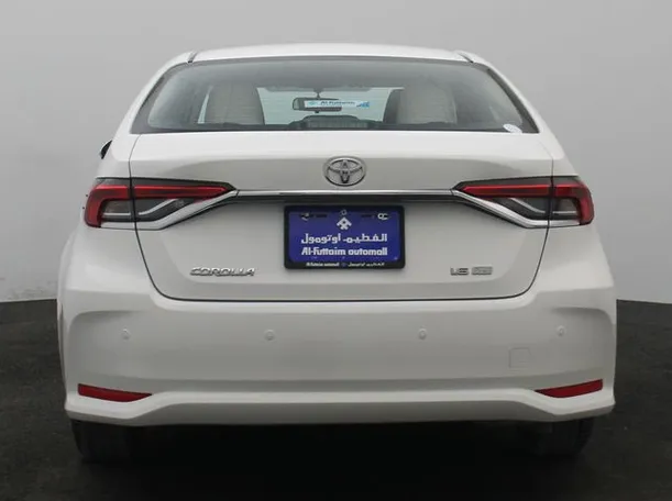 Car image 12