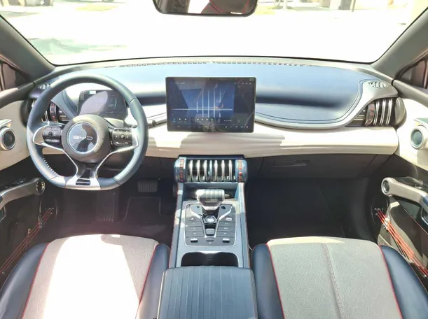 Car image 17
