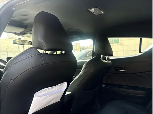 Car image 16