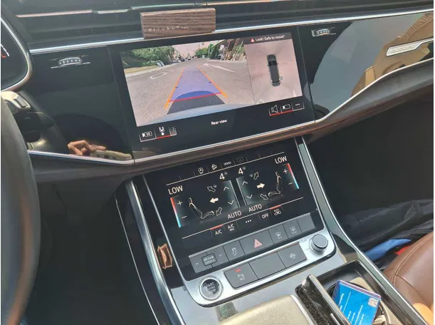 Car image 17