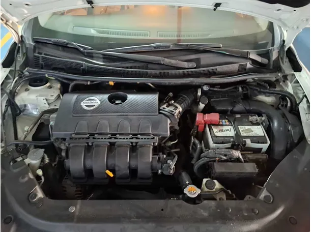 Car image 19