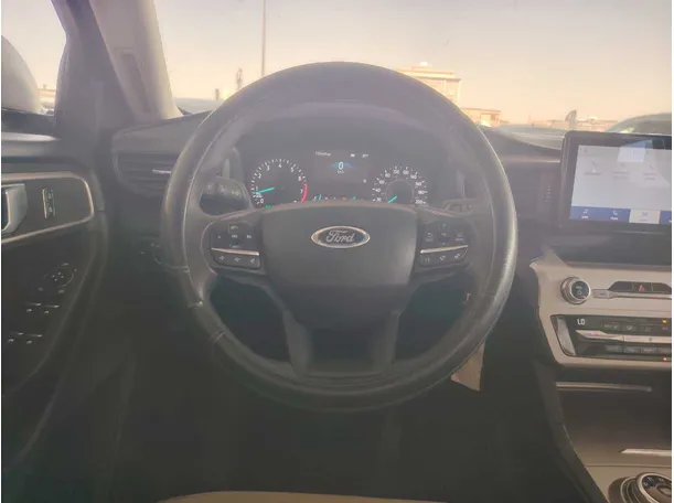 Car image 24