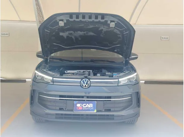 Car image 30