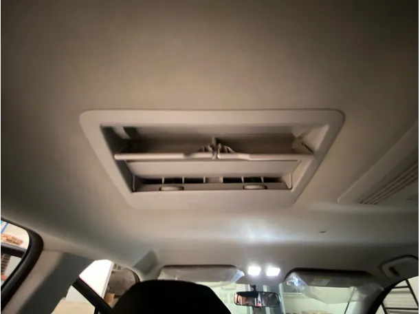 Car image 26