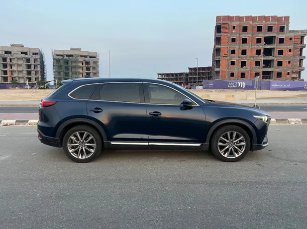 Car image 4