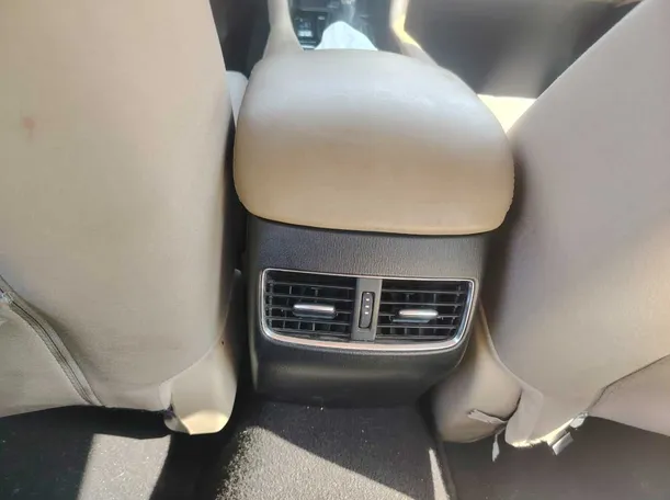 Car image 38