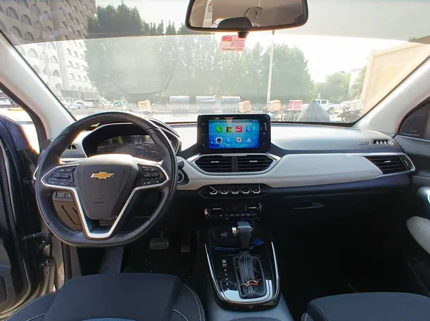 Car image 15