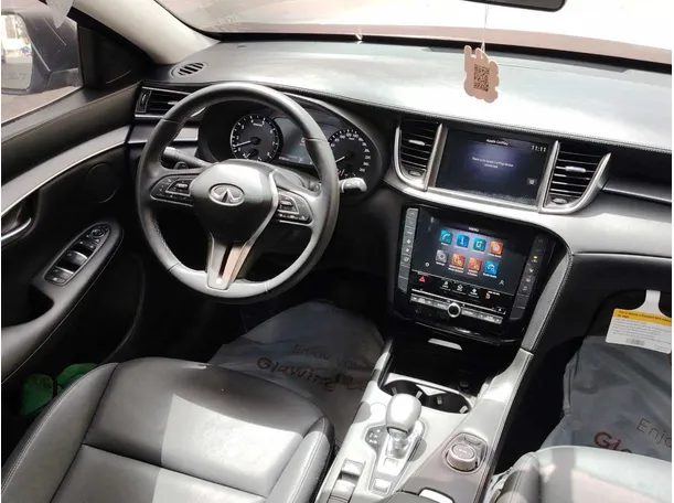Car image 17