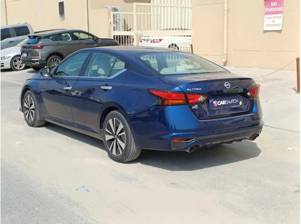 Car image 7