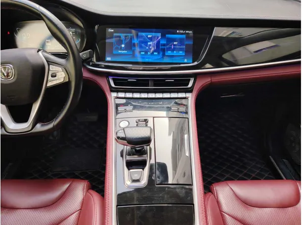 Car image 19