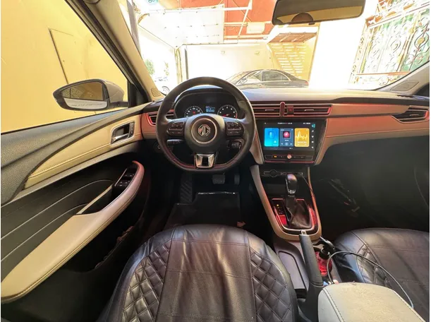 Car image 16