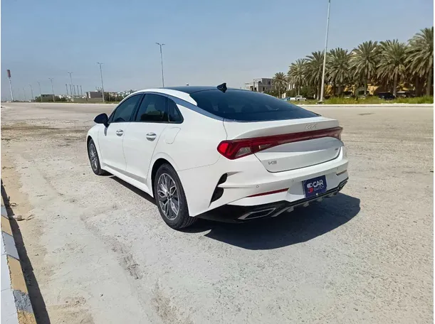 Car image 7