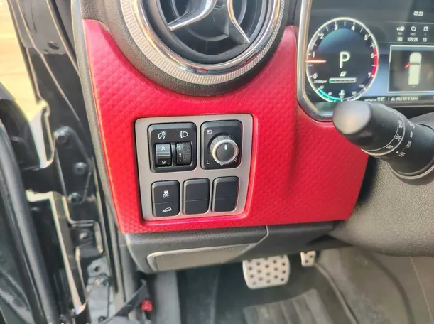 Car image 32