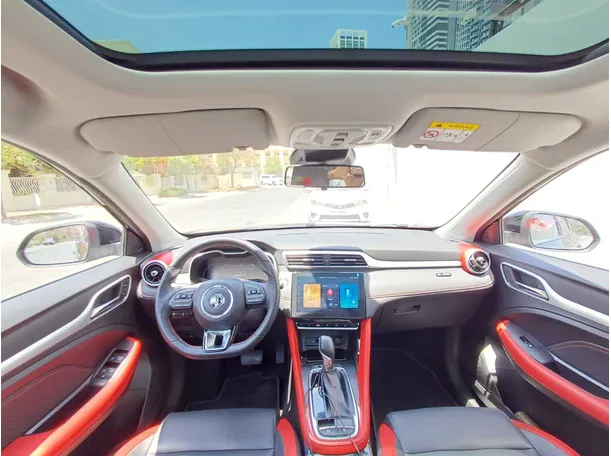 Car image 18